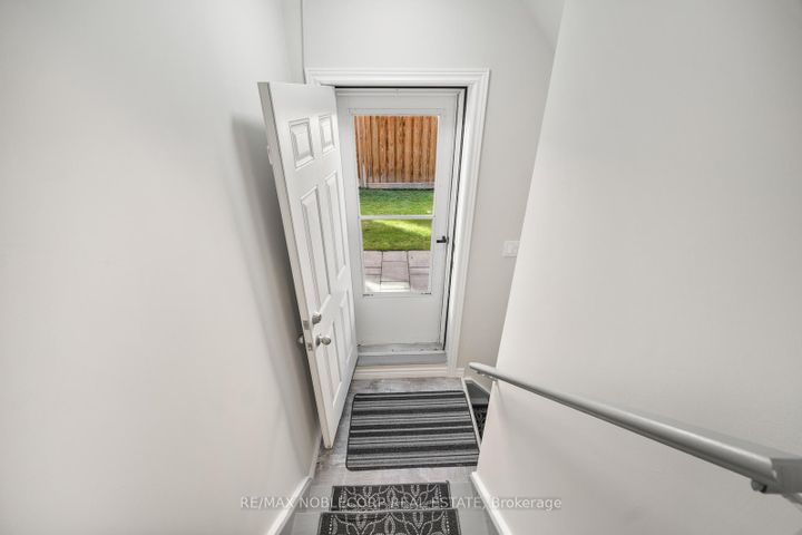 Photo 37 at 68 Inverness Way, Rural Bradford West Gwillimbury, Bradford West Gwillimbury