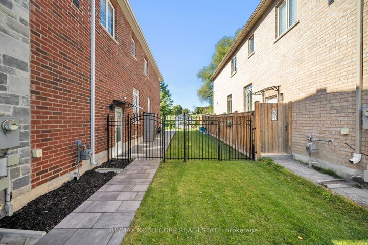 Photo 40 at 68 Inverness Way, Rural Bradford West Gwillimbury, Bradford West Gwillimbury