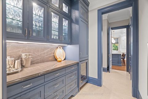 Photo 7 at 29 Twyford Road, Rosethorn, Toronto