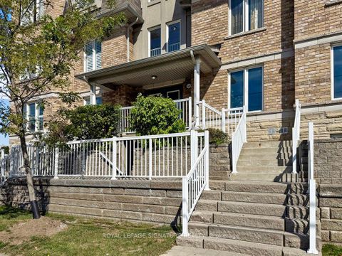 Photo 2 at 67 - 655C Warden Avenue, Birchmount, Toronto