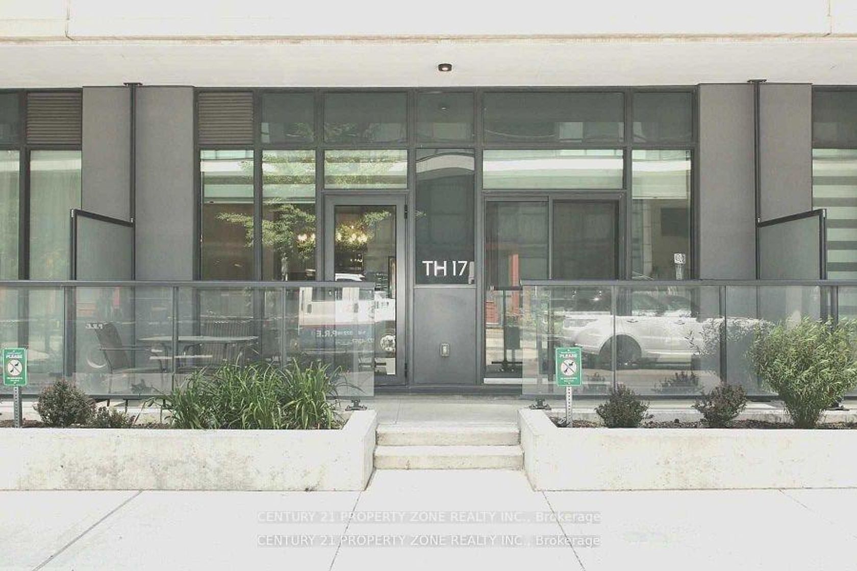 TH-17 - 4055 Parkside Village Drive, City Centre, Mississauga 