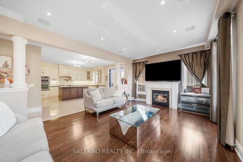 Photo 8 at 30 Fairmont Ridge, Nobleton, King Photo 8 at 30 Fairmont Ridge, Nobleton, King