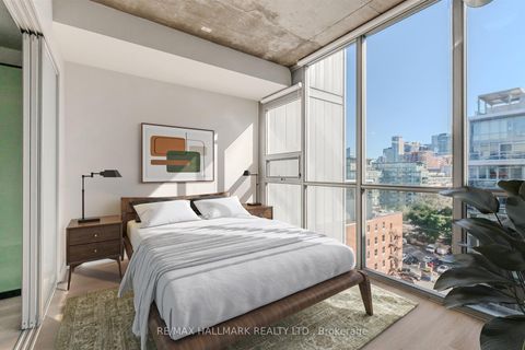 Photo 4 at 910 - 60 Bathurst Street, Niagara, Toronto