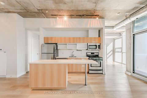Photo 14 at 910 - 60 Bathurst Street, Niagara, Toronto