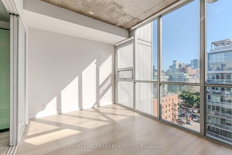 Photo 16 at 910 - 60 Bathurst Street, Niagara, Toronto