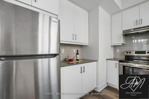 Photo 2 at 1 - 9 Phelps Lane, Oak Ridges, Richmond Hill