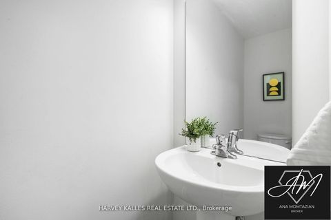 Photo 11 at 1 - 9 Phelps Lane, Oak Ridges, Richmond Hill