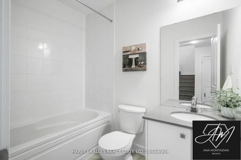 Photo 12 at 1 - 9 Phelps Lane, Oak Ridges, Richmond Hill