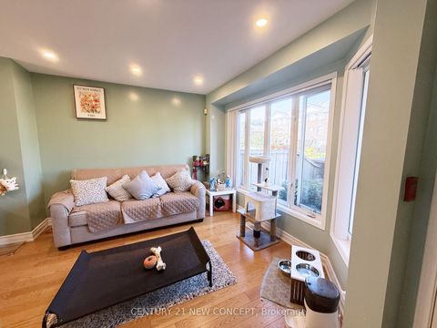 Photo 2 at 107 - 18 Clark Avenue W, Yorkhill, Vaughan