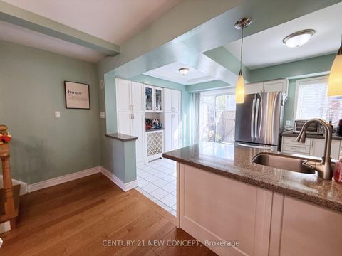 Photo 6 at 107 - 18 Clark Avenue W, Yorkhill, Vaughan