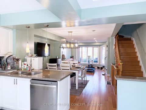 Photo 10 at 107 - 18 Clark Avenue W, Yorkhill, Vaughan