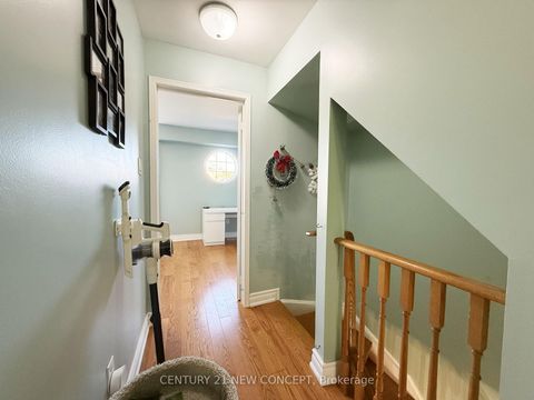 Photo 12 at 107 - 18 Clark Avenue W, Yorkhill, Vaughan