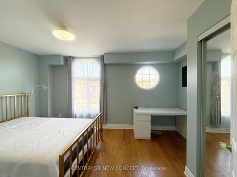 Photo 13 at 107 - 18 Clark Avenue W, Yorkhill, Vaughan