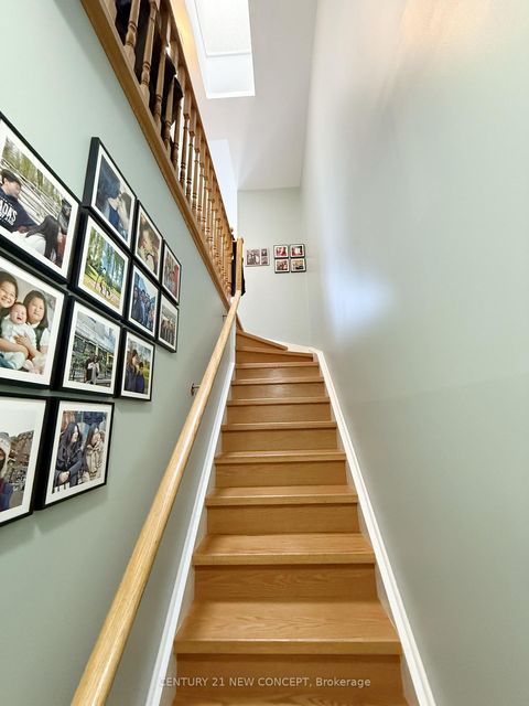 Photo 21 at 107 - 18 Clark Avenue W, Yorkhill, Vaughan