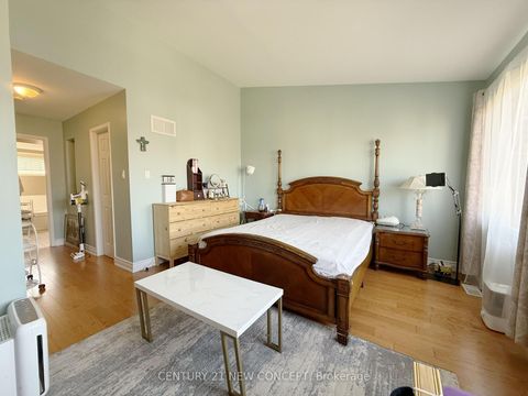 Photo 24 at 107 - 18 Clark Avenue W, Yorkhill, Vaughan