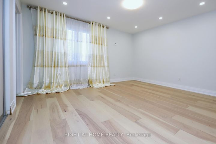Photo 20 at 2968 Nipiwin Drive N, Meadowvale, Mississauga