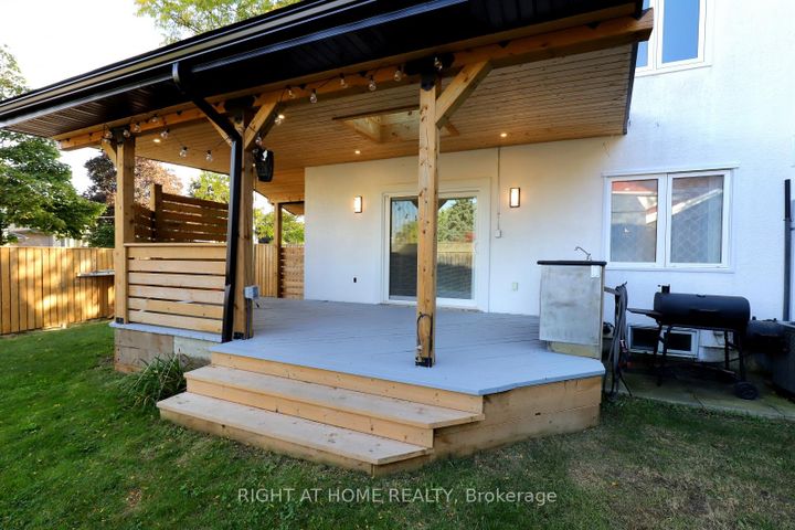 Photo 37 at 2968 Nipiwin Drive N, Meadowvale, Mississauga