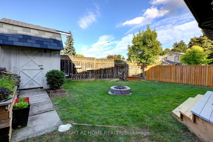 Photo 38 at 2968 Nipiwin Drive N, Meadowvale, Mississauga