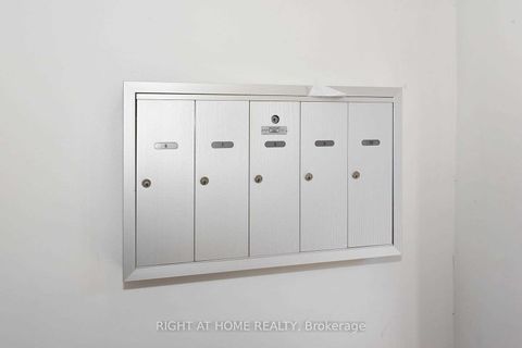 Photo 3 at 121 Fourth Street, New Toronto, Toronto Photo 3 at 121 Fourth Street, New Toronto, Toronto