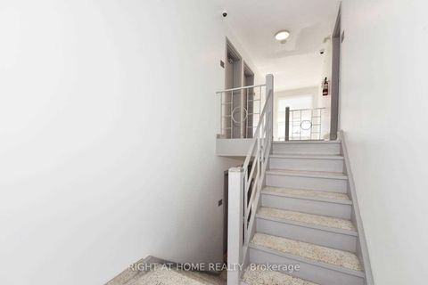 Photo 4 at 121 Fourth Street, New Toronto, Toronto