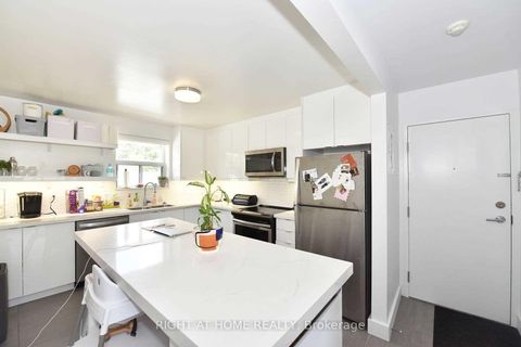 Photo 8 at 121 Fourth Street, New Toronto, Toronto