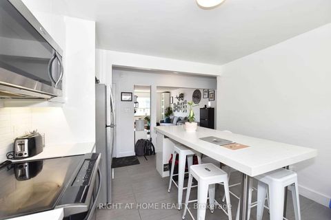 Photo 9 at 121 Fourth Street, New Toronto, Toronto