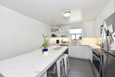 Photo 10 at 121 Fourth Street, New Toronto, Toronto