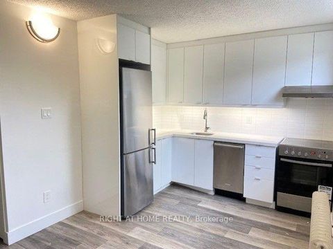 Photo 21 at 121 Fourth Street, New Toronto, Toronto