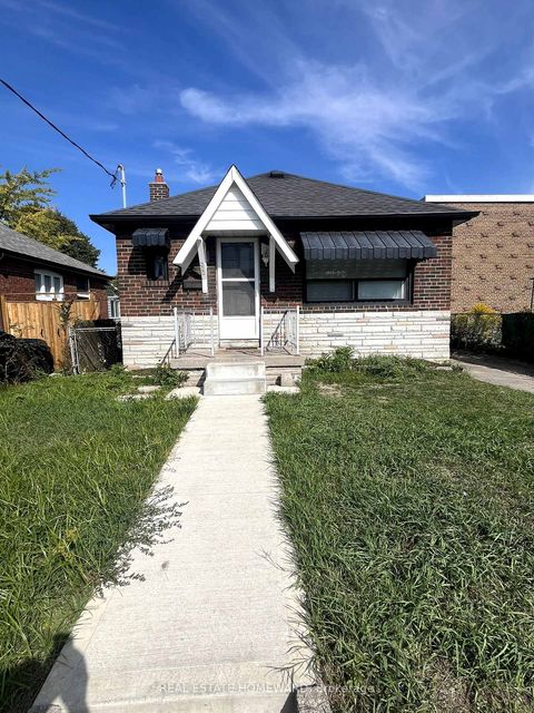 Photo 3 at 322 Cosburn Avenue, East York, Toronto