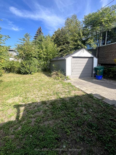 Photo 5 at 322 Cosburn Avenue, East York, Toronto