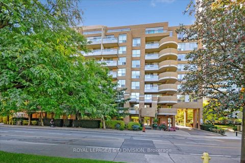 Photo 2 at 405 - 245 Davisville Avenue, Mount Pleasant East, Toronto