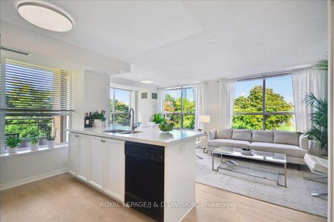Photo 5 at 405 - 245 Davisville Avenue, Mount Pleasant East, Toronto