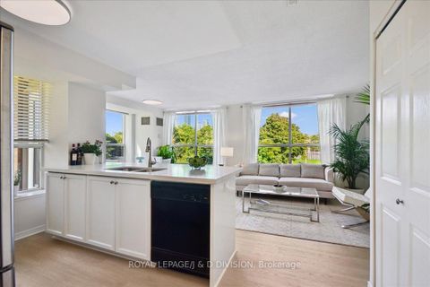 Photo 6 at 405 - 245 Davisville Avenue, Mount Pleasant East, Toronto