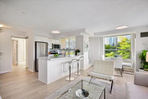 Photo 9 at 405 - 245 Davisville Avenue, Mount Pleasant East, Toronto