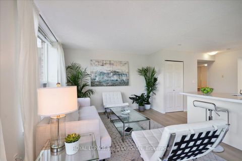 Photo 14 at 405 - 245 Davisville Avenue, Mount Pleasant East, Toronto