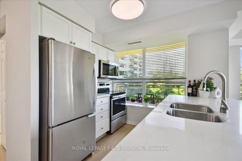 Photo 15 at 405 - 245 Davisville Avenue, Mount Pleasant East, Toronto