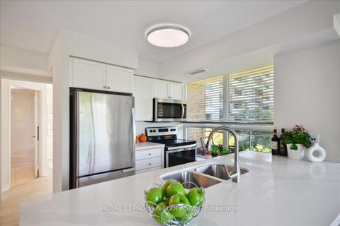 Photo 17 at 405 - 245 Davisville Avenue, Mount Pleasant East, Toronto