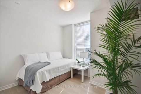 Photo 31 at 405 - 245 Davisville Avenue, Mount Pleasant East, Toronto