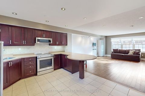 Photo 16 at 8 - 3030 Lakeshore Boulevard W, New Toronto, Toronto
