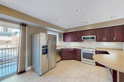 Photo 19 at 8 - 3030 Lakeshore Boulevard W, New Toronto, Toronto