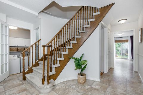 Photo 2 at 10 BARWICK Drive, West Bayfield, Barrie