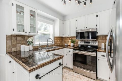 Photo 12 at 10 BARWICK Drive, West Bayfield, Barrie Photo 12 at 10 BARWICK Drive, West Bayfield, Barrie
