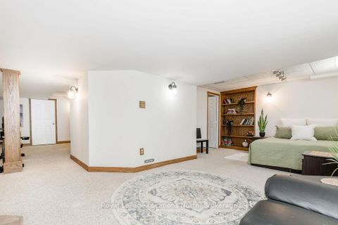 Photo 33 at 10 BARWICK Drive, West Bayfield, Barrie Photo 33 at 10 BARWICK Drive, West Bayfield, Barrie