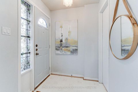 Photo 2 at 136 Stillwater Crescent, Branson, Toronto Photo 2 at 136 Stillwater Crescent, Branson, Toronto