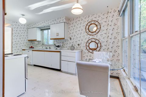 Photo 10 at 136 Stillwater Crescent, Branson, Toronto