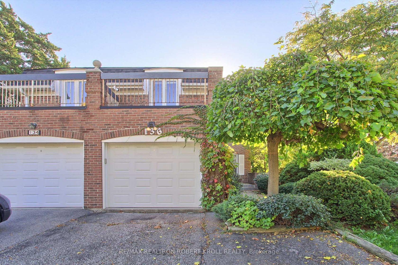 136 Stillwater Crescent, Branson, Toronto 