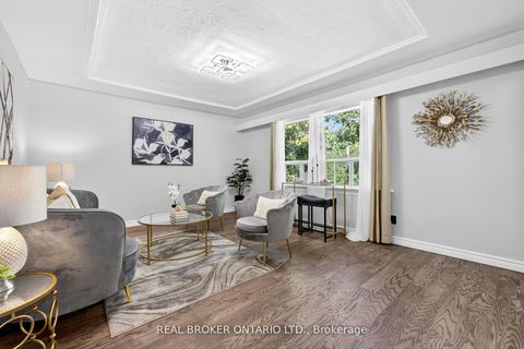 Photo 2 at 30 Presley Avenue, Birchmount, Toronto