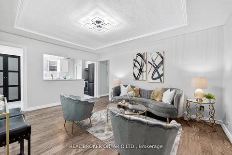 Photo 3 at 30 Presley Avenue, Birchmount, Toronto