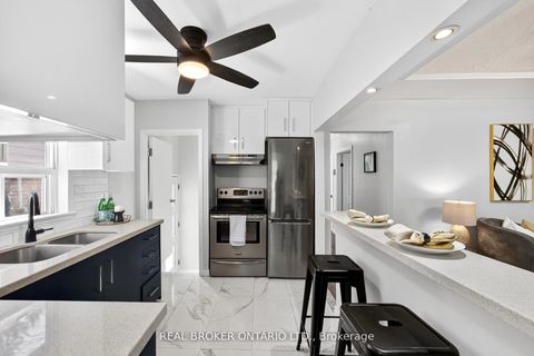 Photo 6 at 30 Presley Avenue, Birchmount, Toronto