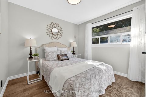 Photo 11 at 30 Presley Avenue, Birchmount, Toronto